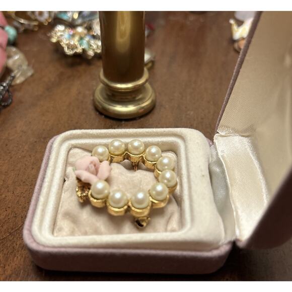 Vintage Gold-Tone Faux Pearl and Pink Rose Brooch Pin - Picture 2 of 4